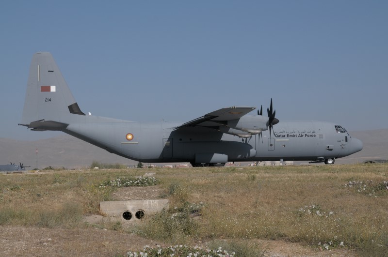 Photo 58.JPG - the Air Force from Qatar used the C-130J-30 in addition to the C-17 for transport flights